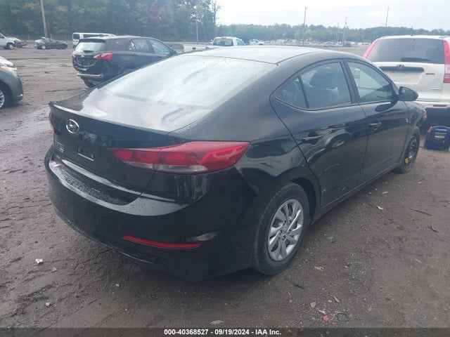 Hyundai ELANTRA SE 2018 KMHD74LF4JU442645 Image 4