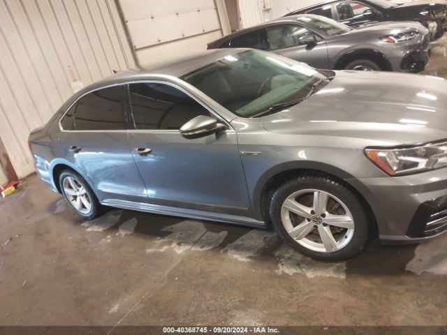 1VWDT7A33HC057438 Volkswagen Passat 1.8t R-line