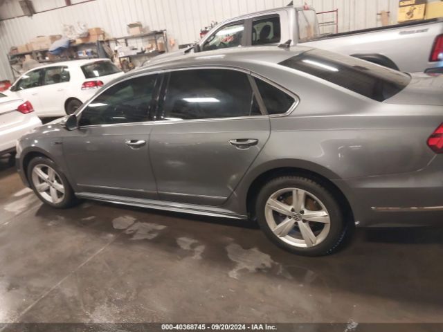 1VWDT7A33HC057438 Volkswagen Passat 1.8t R-line