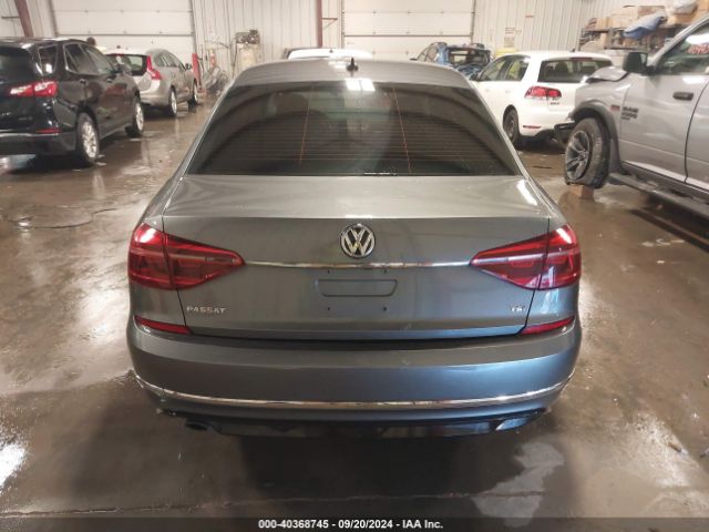 1VWDT7A33HC057438 Volkswagen Passat 1.8t R-line
