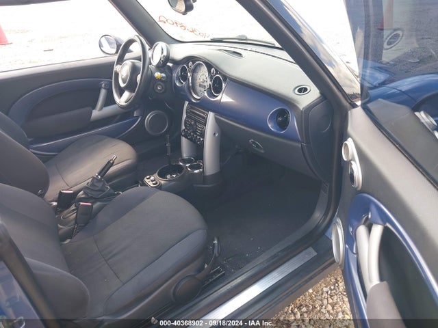 2005 MINI COOPER WMWRF335X5TF62606 Photo 4