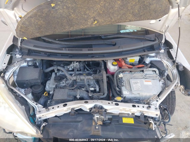Toyota Prius C Two 2014 JTDKDTB37E1563988 Image 10