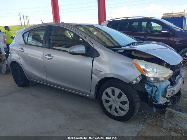 Toyota Prius C Two 2014 JTDKDTB37E1563988 Image 14