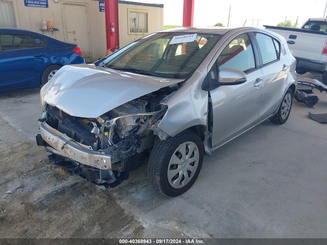 Toyota Prius C Two 2014 JTDKDTB37E1563988 Image 2
