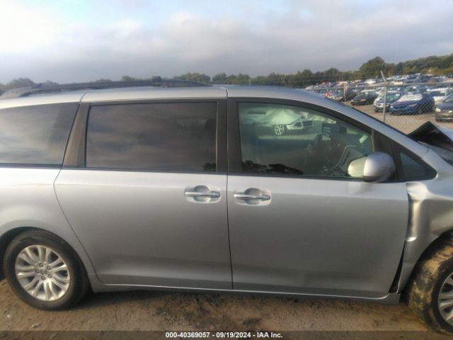 5TDYK3DC5FS641038 Toyota Sienna Xle 8 Passenger