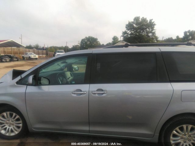 5TDYK3DC5FS641038 Toyota Sienna Xle 8 Passenger