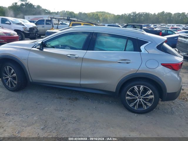 SJKCH5CR0HA018398 Infiniti Qx30 Premium