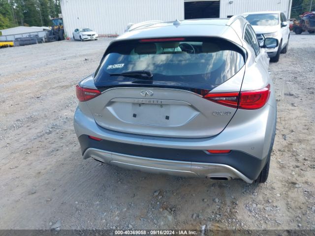 SJKCH5CR0HA018398 Infiniti Qx30 Premium