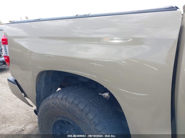5TFFY5F17HX215247 Toyota Tundra Limited 5.7l V8
