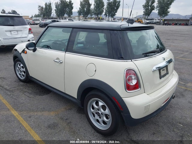 2013 MINI HARDTOP WMWSU3C5XDT688497 Photo 2