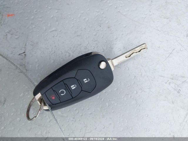 3GNCJPSB3KL265851 Chevrolet Trax Lt
