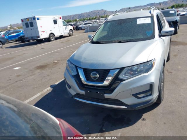 5N1AT2MVXJC824726 Nissan Rogue Sl