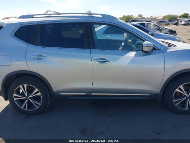 5N1AT2MVXJC824726 Nissan Rogue Sl