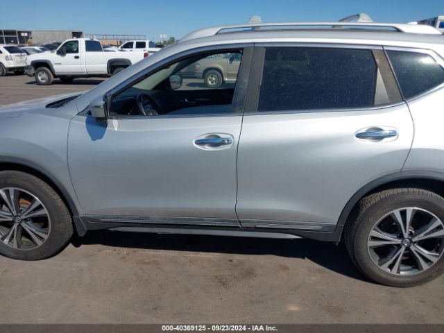 5N1AT2MVXJC824726 Nissan Rogue Sl