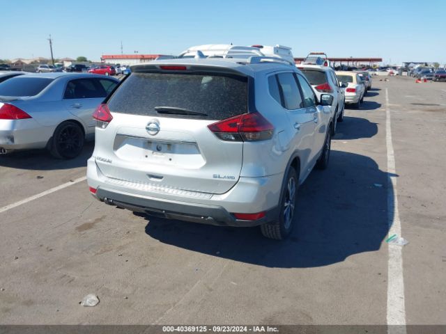 5N1AT2MVXJC824726 Nissan Rogue Sl