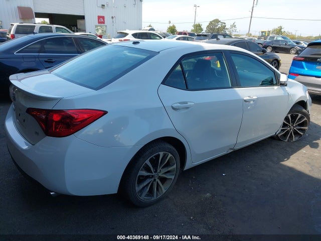 Toyota COROLLA SE 2019 5YFBURHEXKP860322 Image 4