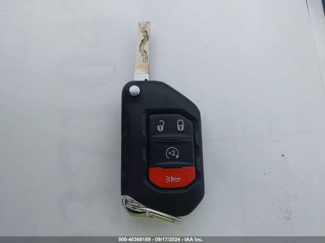 1C4HJXEG9LW162810 Jeep Wrangler Unlimited Sahara 4x4