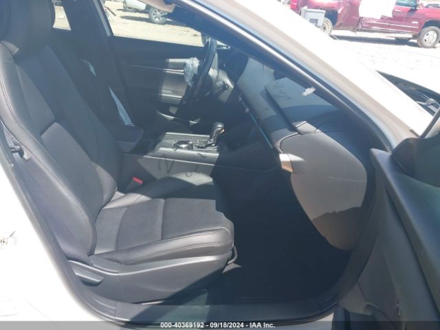 JM1BPAKL3N1512256 Mazda Mazda3 Select