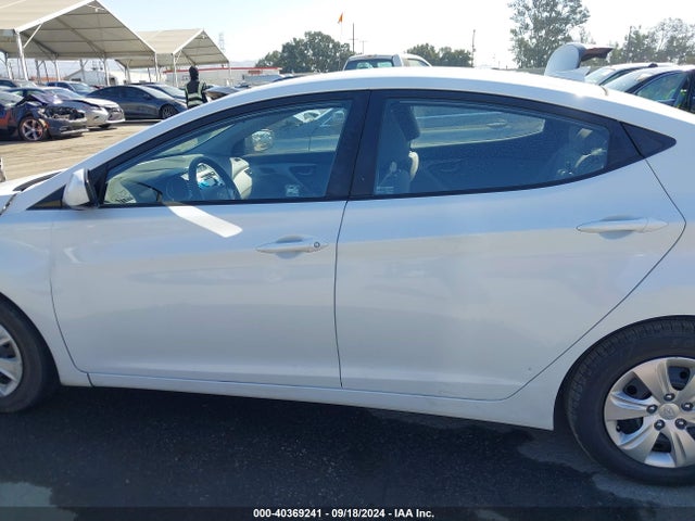Hyundai ELANTRA SE 2016 5NPDH4AE2GH717816 Image 14
