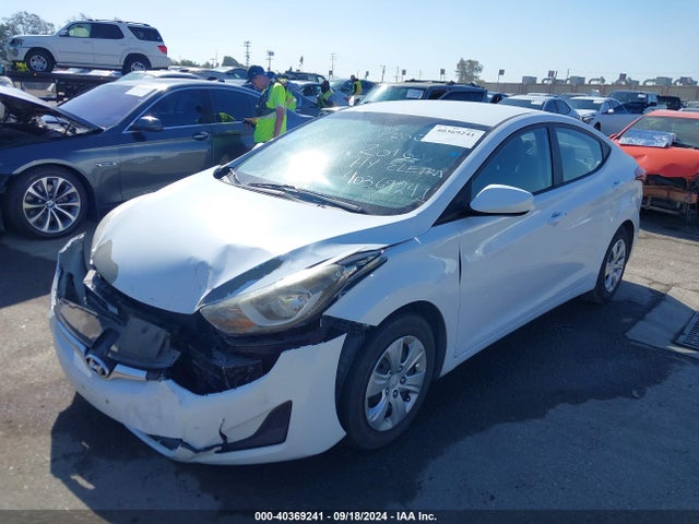 Hyundai ELANTRA SE 2016 5NPDH4AE2GH717816 Image 2