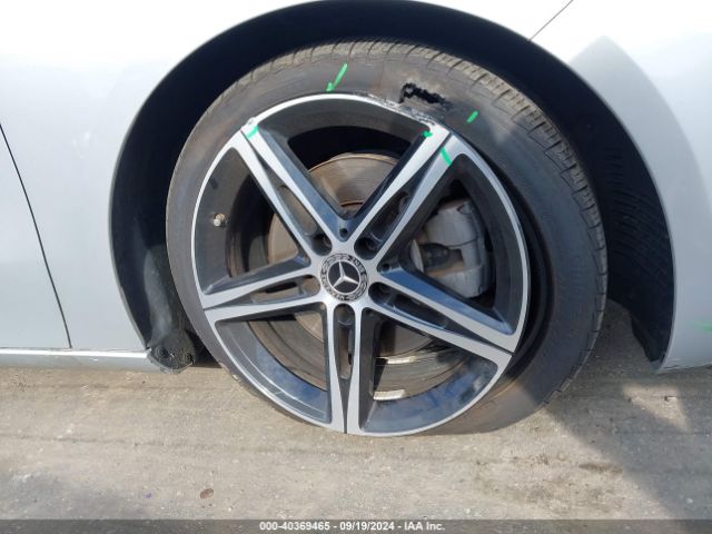 W1K3G4FB4LJ211165 Mercedes-Benz A 220 4matic