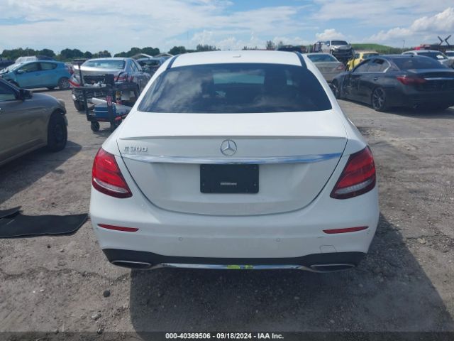 WDDZF4JB4KA568901 Mercedes-Benz E 300