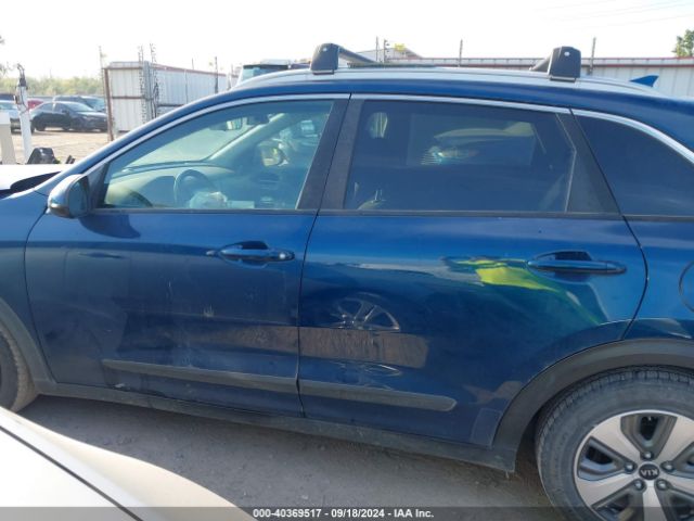 KNDCB3LC1K5255860 KIA NIRO LX
