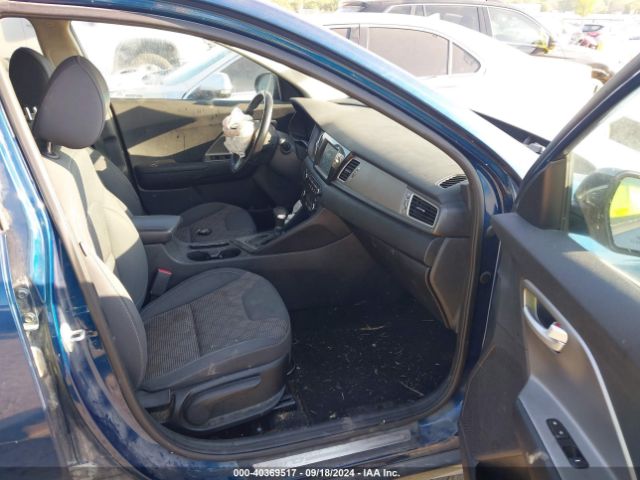 KNDCB3LC1K5255860 KIA NIRO LX