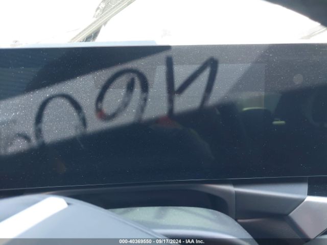 3MW69FF00R8D83206 BMW 3 Series 330i