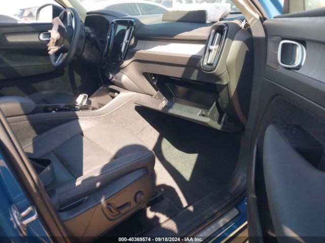 YV4L12UL0R2357588 Volvo Xc40 B5 Plus Dark Theme