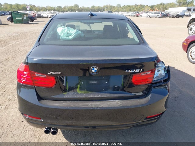 BMW 328i Xdrive 2015 WBA3B3C56FF547664 Image 16