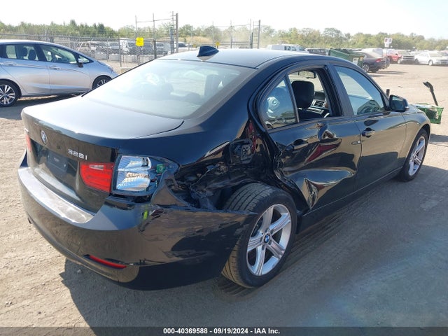 BMW 328i Xdrive 2015 WBA3B3C56FF547664 Image 4