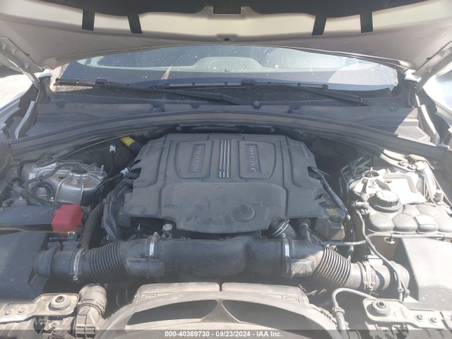 2017 JAGUAR F-PACE SADCM2BVXHA493654 Photo 9