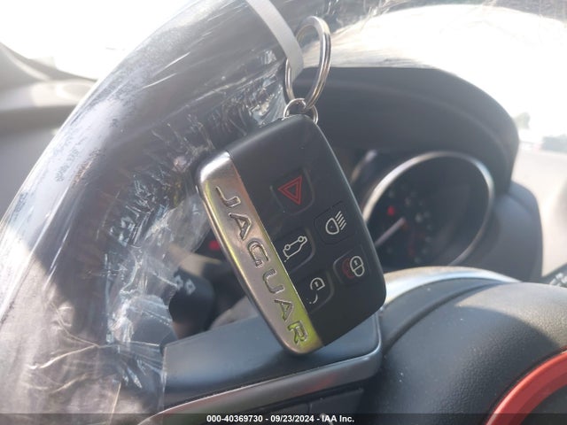 2017 JAGUAR F-PACE SADCM2BVXHA493654 Photo 10