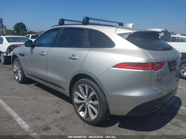 2017 JAGUAR F-PACE SADCM2BVXHA493654 Photo 2