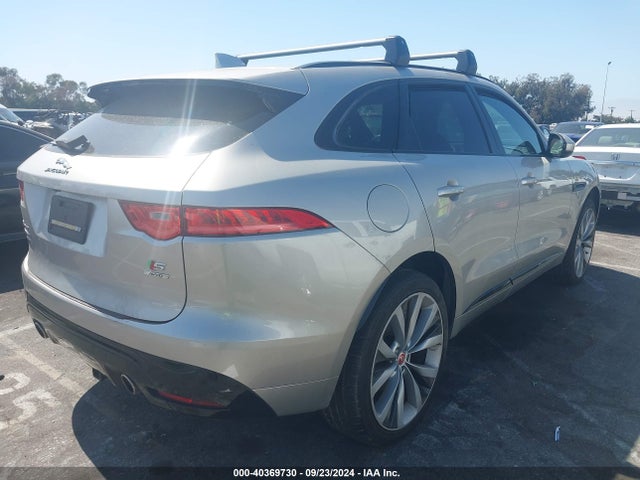 2017 JAGUAR F-PACE SADCM2BVXHA493654 Photo 3