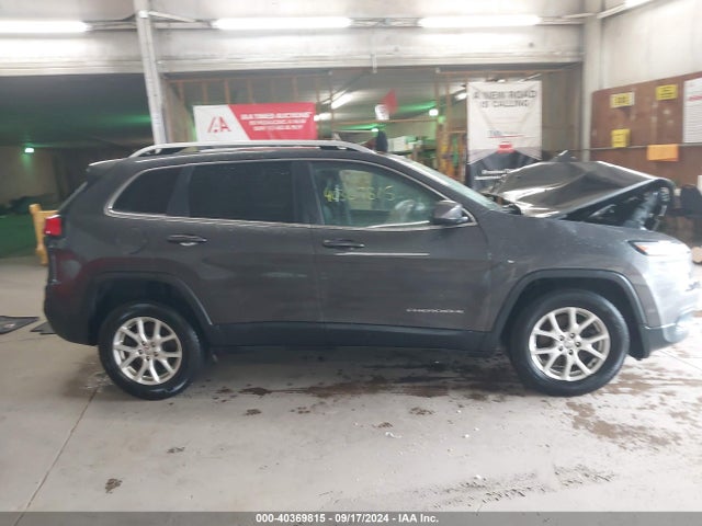 1C4PJMCS1HW575765 Jeep Cherokee Latitude 4x4