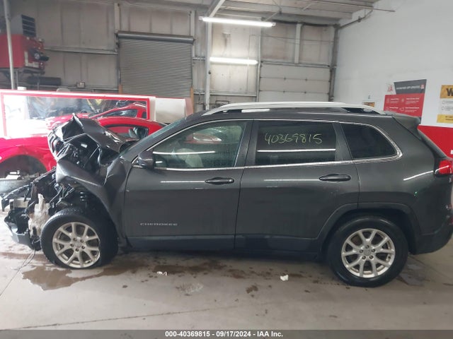 1C4PJMCS1HW575765 Jeep Cherokee Latitude 4x4