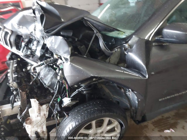 1C4PJMCS1HW575765 Jeep Cherokee Latitude 4x4