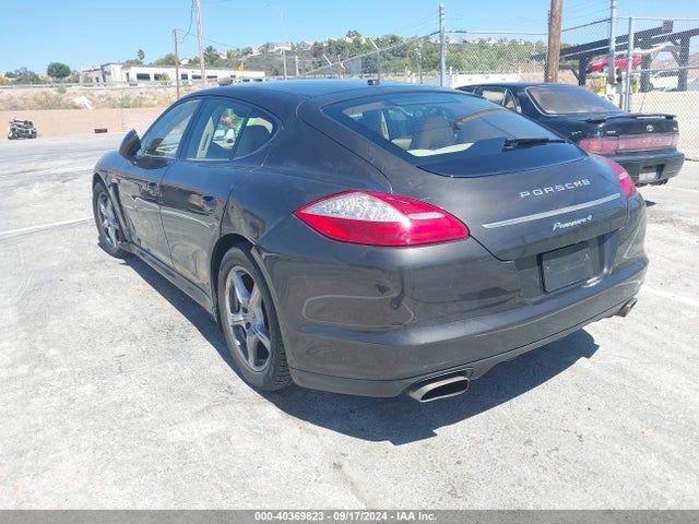2011 PORSCHE PANAMERA WP0AA2A70BL011297 Photo 2