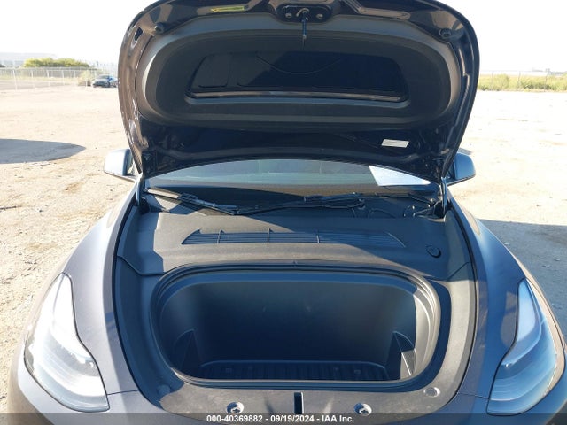 2024 TESLA MODEL Y 7SAYGDEE9RA226143 Photo 9