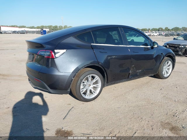 2024 TESLA MODEL Y 7SAYGDEE9RA226143 Photo 3