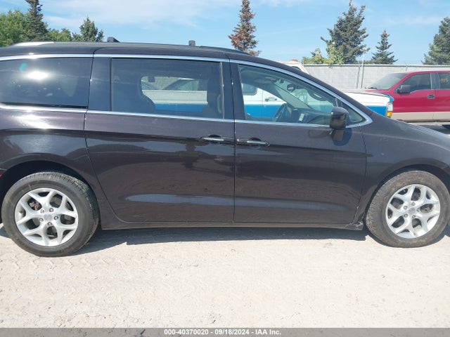 Chrysler Pacifica Touring Plus 2017 2C4RC1BG3HR811646 Image 13