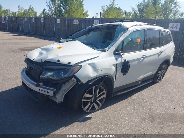 Honda Pilot Touring 2016 5FNYF5H98GB014869 Image 2
