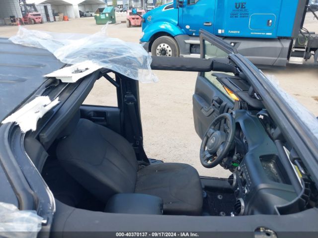 1C4BJWDG2JL878660 Jeep Wrangler Jk Unlimited Sport S 4x4