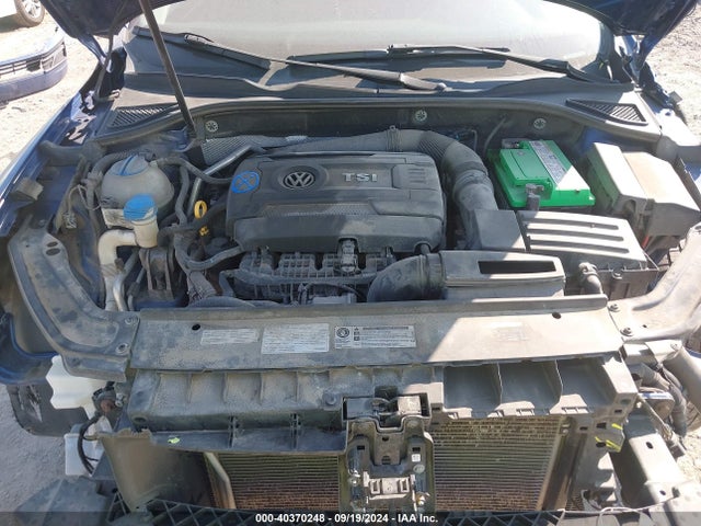 1VWBT7A33GC012070 Volkswagen Passat 1.8t Se