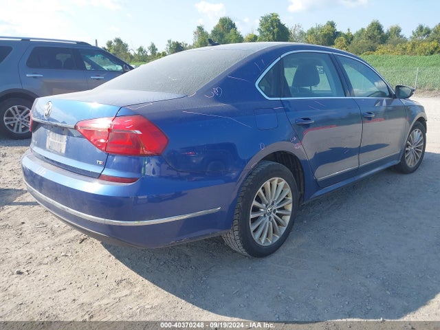 1VWBT7A33GC012070 Volkswagen Passat 1.8t Se