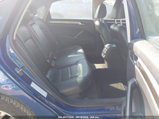 1VWBT7A33GC012070 Volkswagen Passat 1.8t Se
