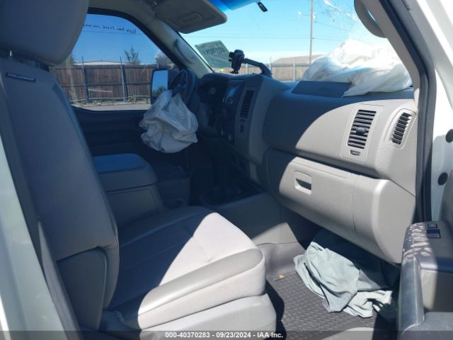 1N6AF0KY4JN803675 Nissan Nv Cargo Nv2500 Hd Sv V8