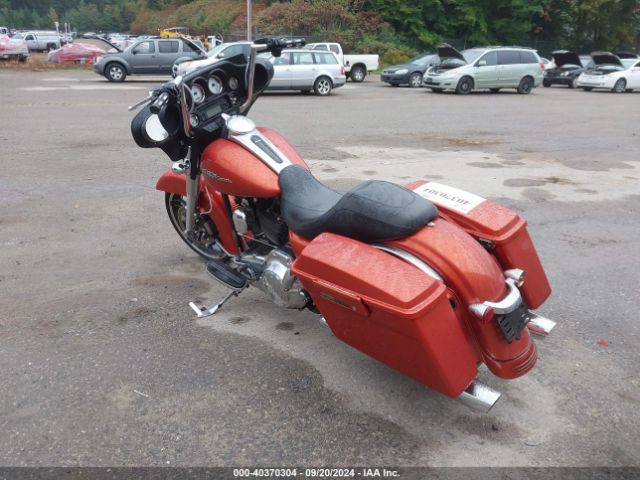 2011 HARLEY-DAVIDSON FLHX 1HD1KB414BB670539 Photo 2